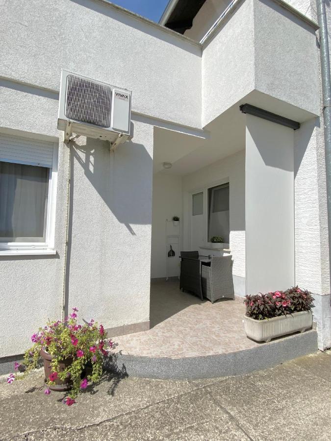Apartman Lucija Gradici Exteriér fotografie